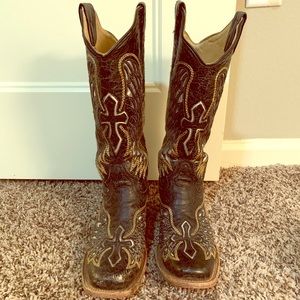 Corral boots